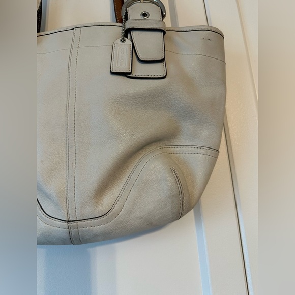 Coach White Leather Purse, Y2K Vintage, Early 2000’s - Picture 5 of 16
